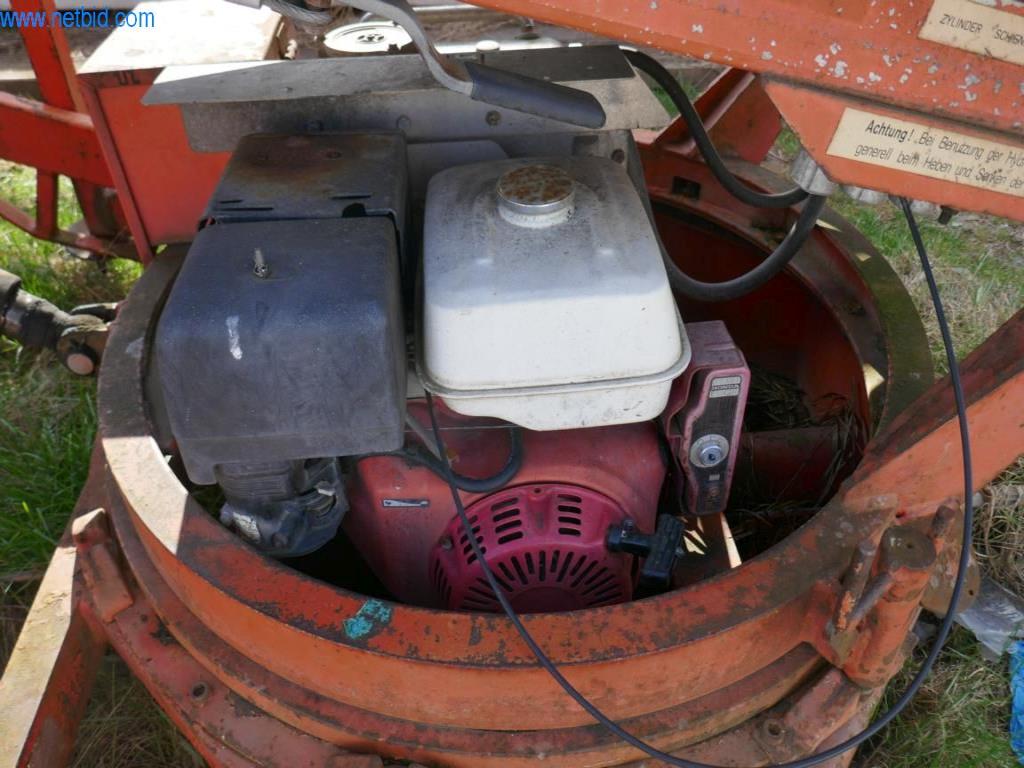 BGA, zapasy, materiały montażowe i pojazdy z działu pokryć dachowych-7