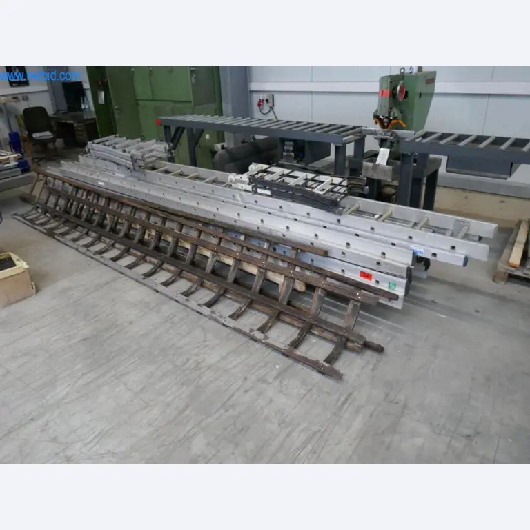 BGA, Warenvorräte, Montagematerial und Fahrzeuge aus dem Bereich Dachdeckerei-3