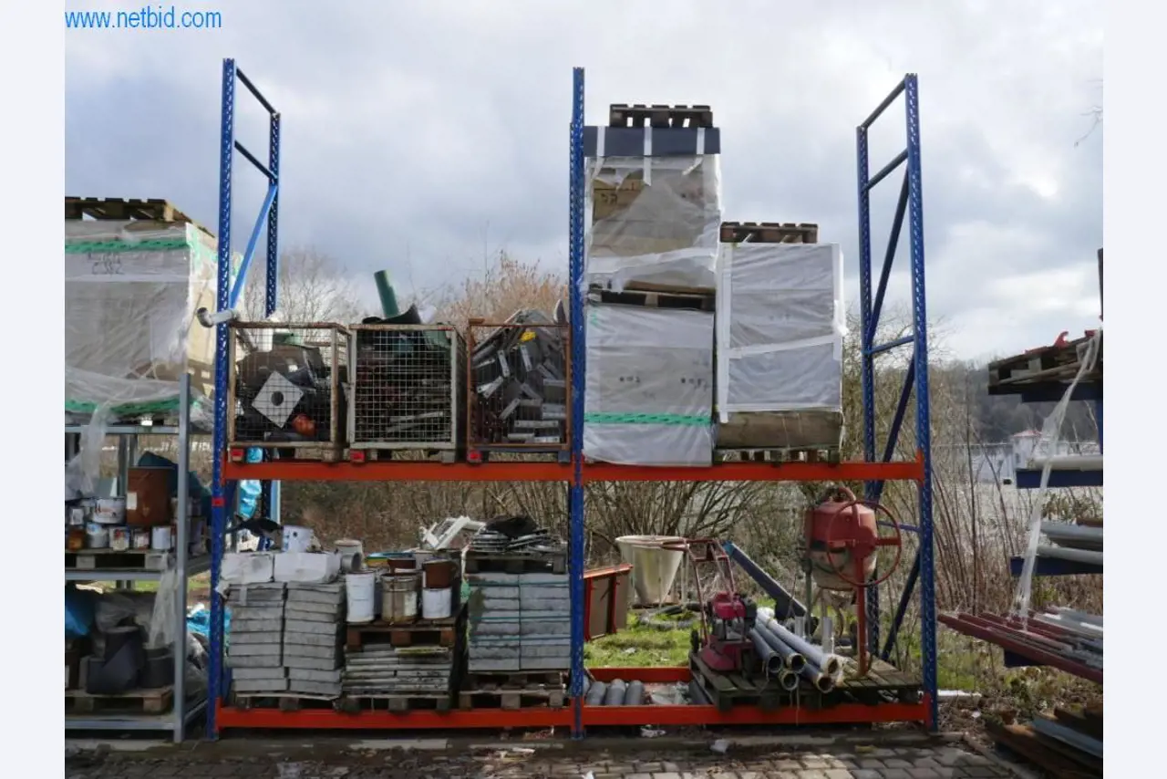 BGA, Warenvorräte, Montagematerial und Fahrzeuge aus dem Bereich Dachdeckerei-1