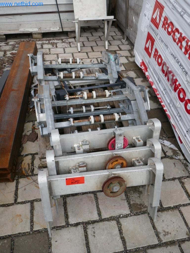 BGA, zapasy, materiały montażowe i pojazdy z działu pokryć dachowych-6