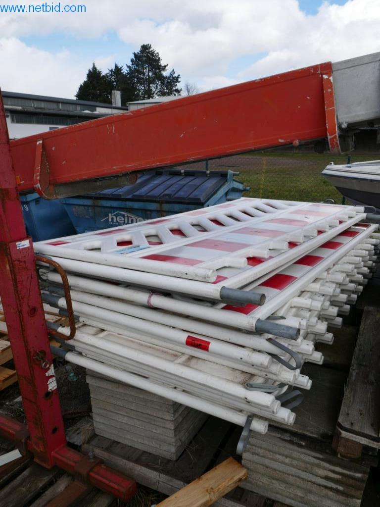 BGA, zapasy, materiały montażowe i pojazdy z działu pokryć dachowych-2