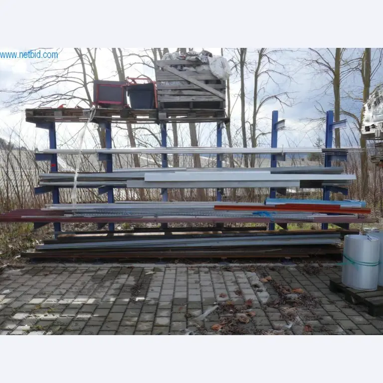 BGA, Warenvorräte, Montagematerial und Fahrzeuge aus dem Bereich Dachdeckerei-1