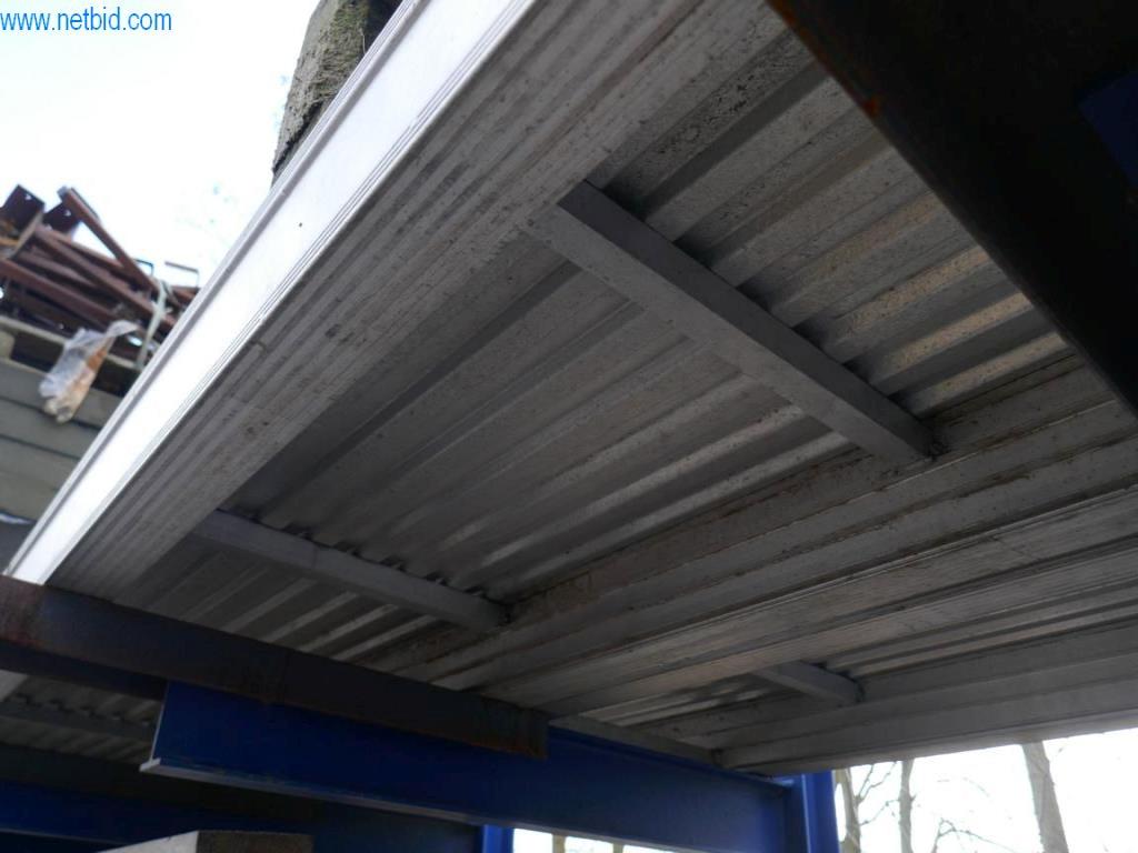 BGA, zapasy, materiały montażowe i pojazdy z działu pokryć dachowych-3