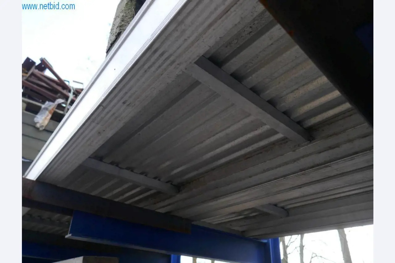 BGA, Warenvorräte, Montagematerial und Fahrzeuge aus dem Bereich Dachdeckerei-3