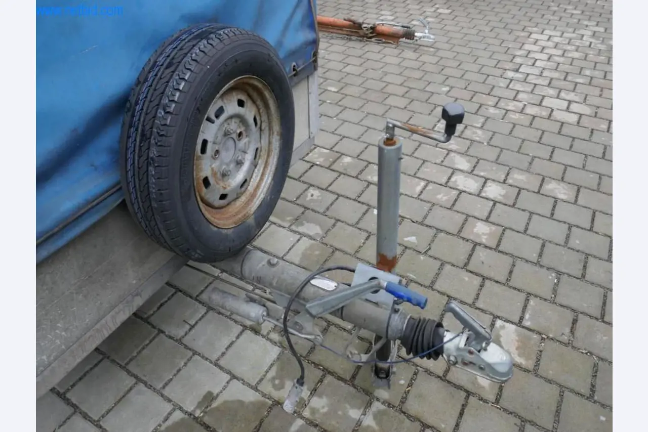 BGA, zásoby, montážní materiál a vozidla z divize střešních krytin.-4