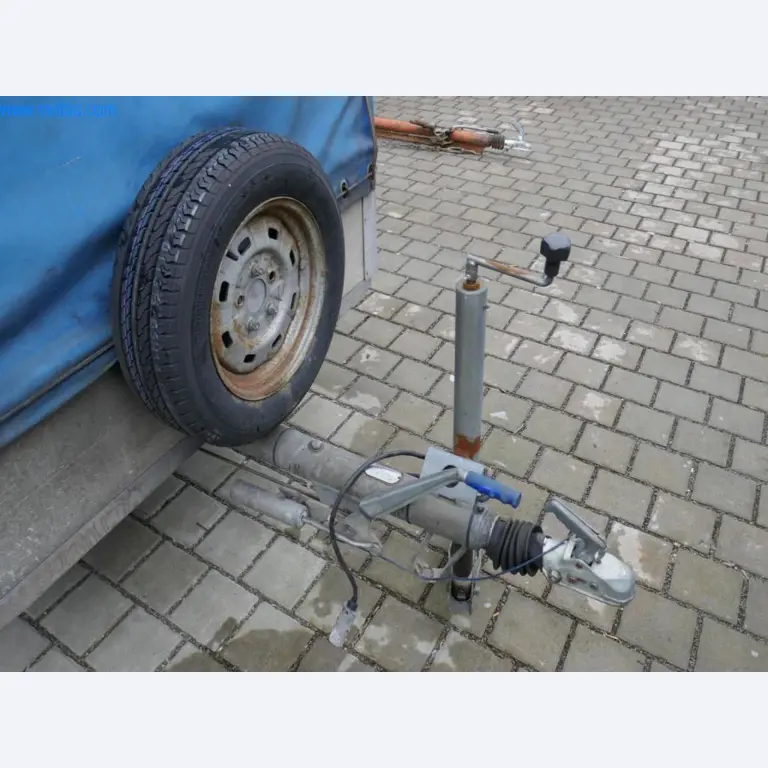 BGA, zásoby, montážní materiál a vozidla z divize střešních krytin.-4