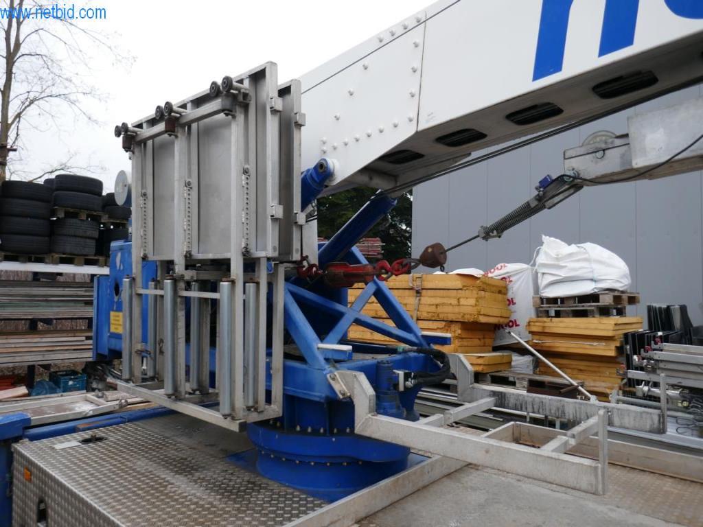 BGA, zásoby, montážní materiál a vozidla z divize střešních krytin.-13