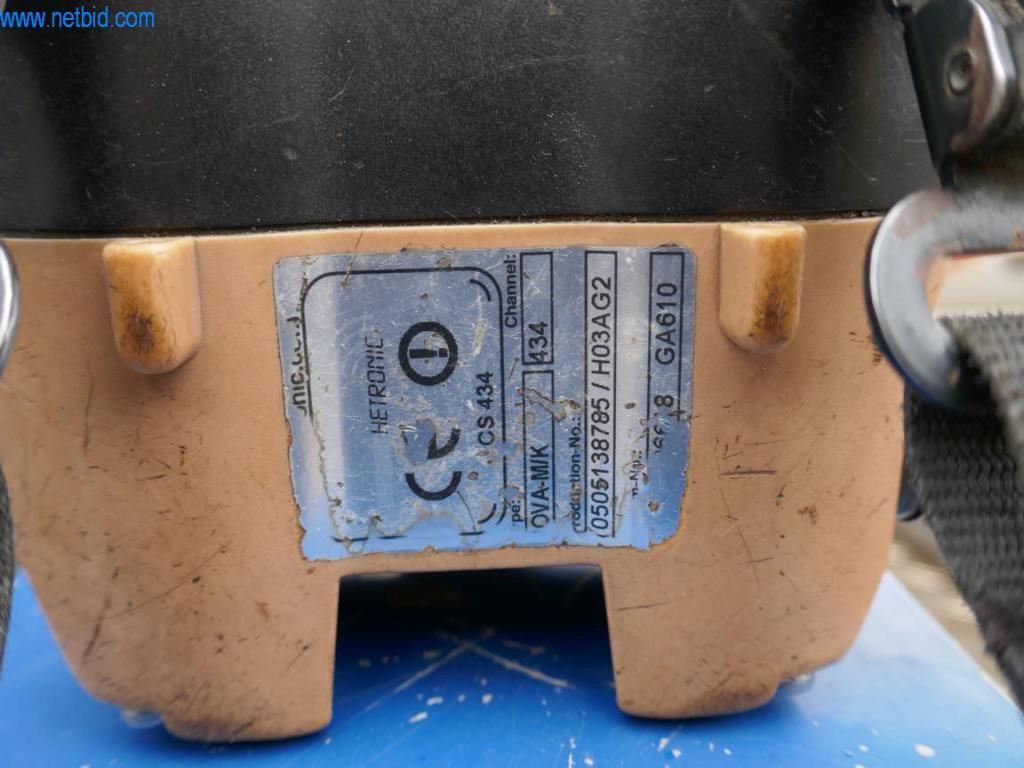 BGA, zásoby, montážní materiál a vozidla z divize střešních krytin.-9