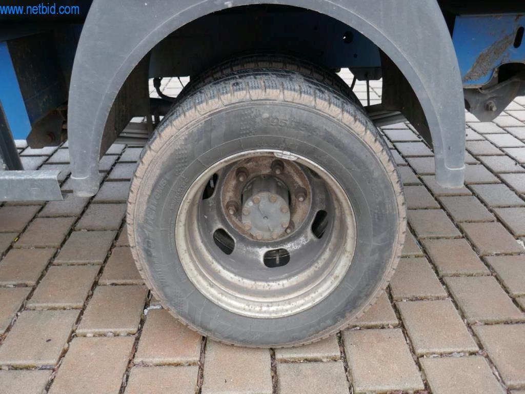 BGA, zásoby, montážní materiál a vozidla z divize střešních krytin.-11