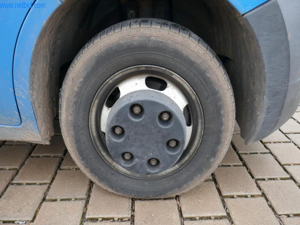 BGA, zásoby, montážní materiál a vozidla z divize střešních krytin.-12