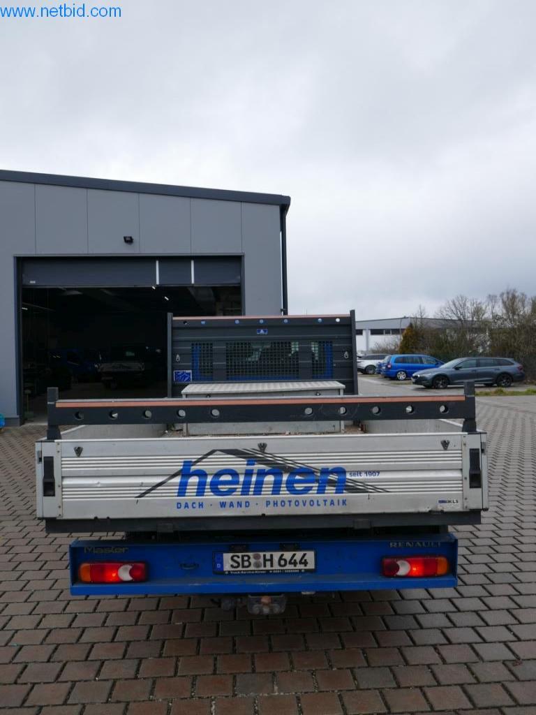 BGA, zásoby, montážní materiál a vozidla z divize střešních krytin.-19