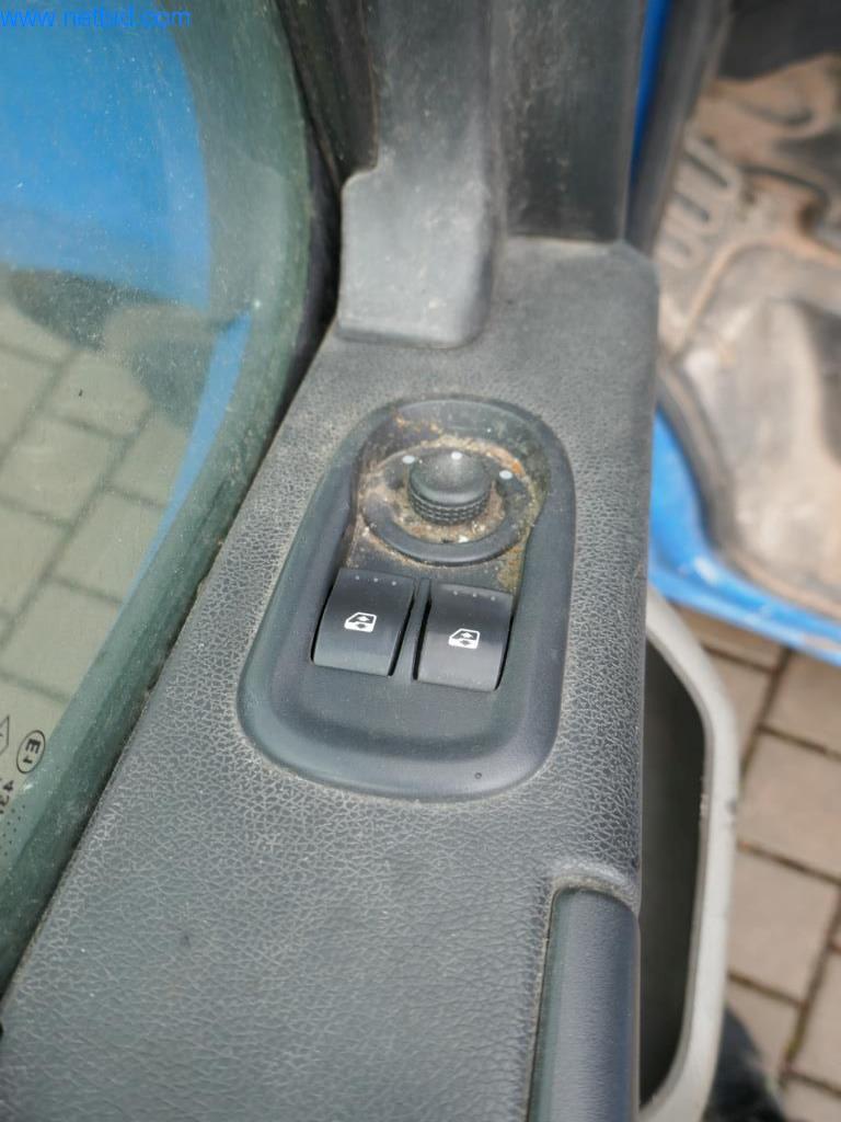 BGA, zásoby, montážní materiál a vozidla z divize střešních krytin.-8