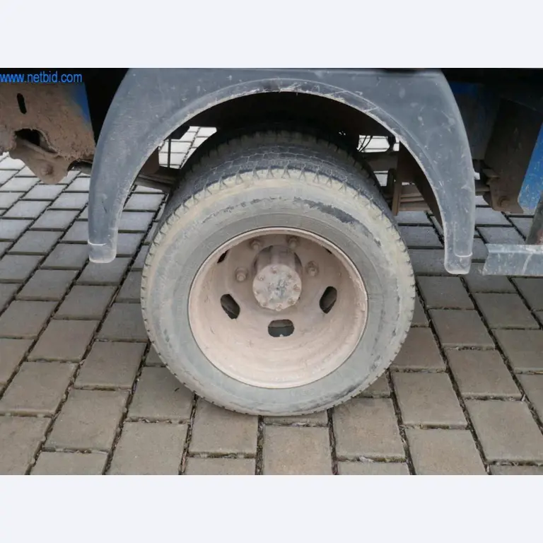 BGA, zásoby, montážní materiál a vozidla z divize střešních krytin.-10