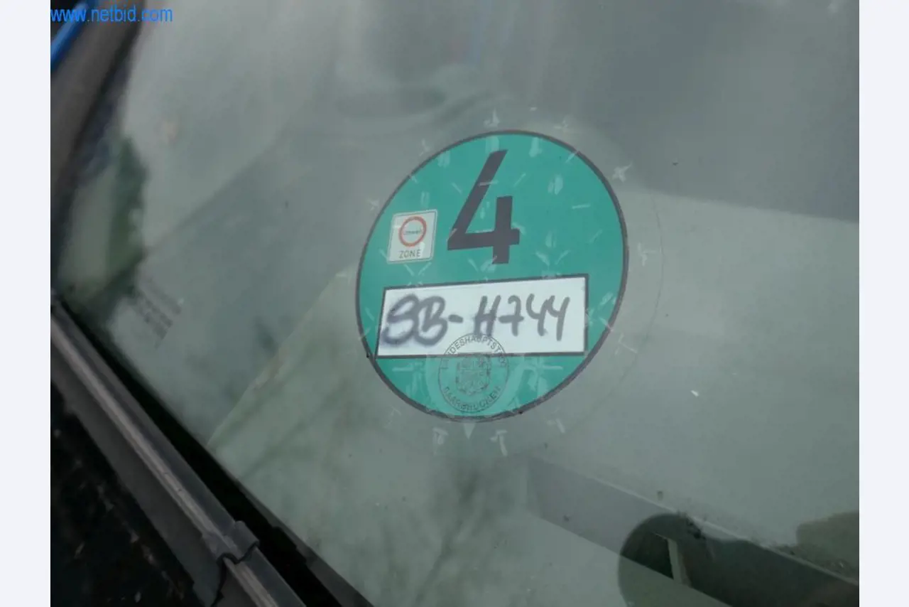 BGA, zásoby, montážní materiál a vozidla z divize střešních krytin.-15