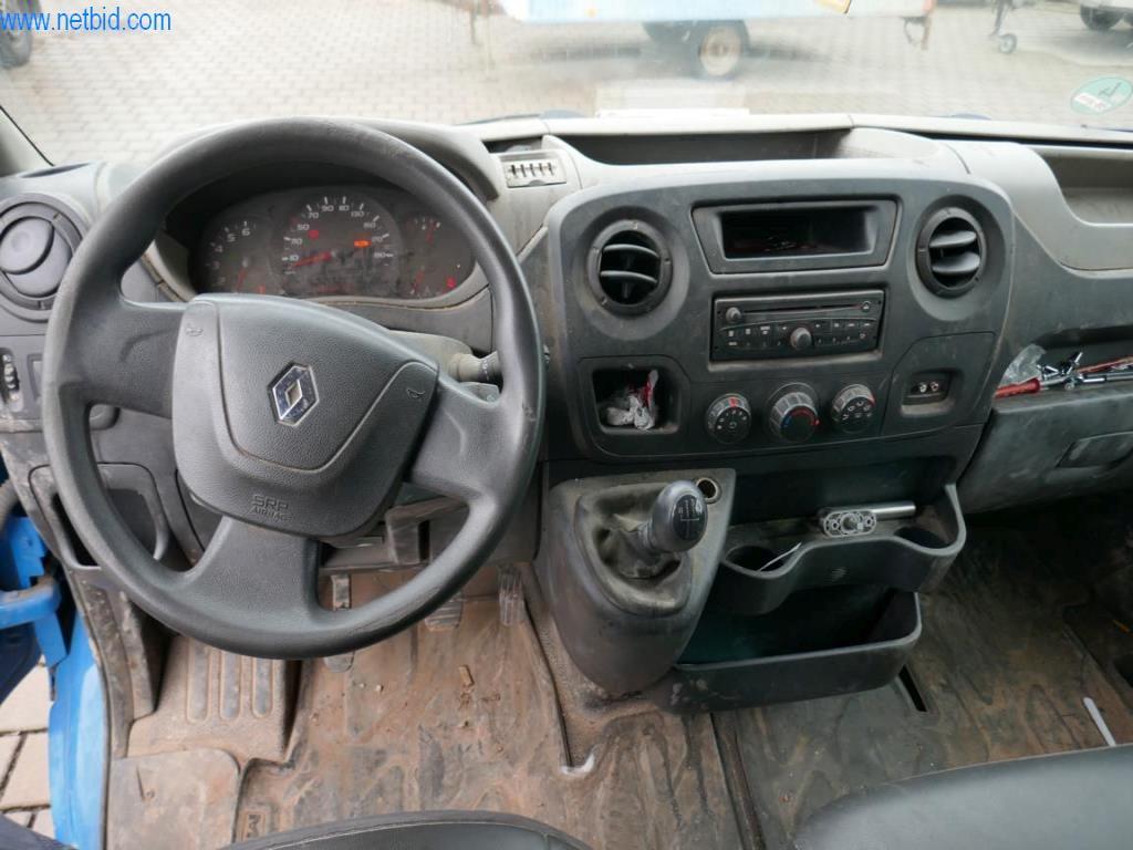 BGA, zásoby, montážní materiál a vozidla z divize střešních krytin.-22