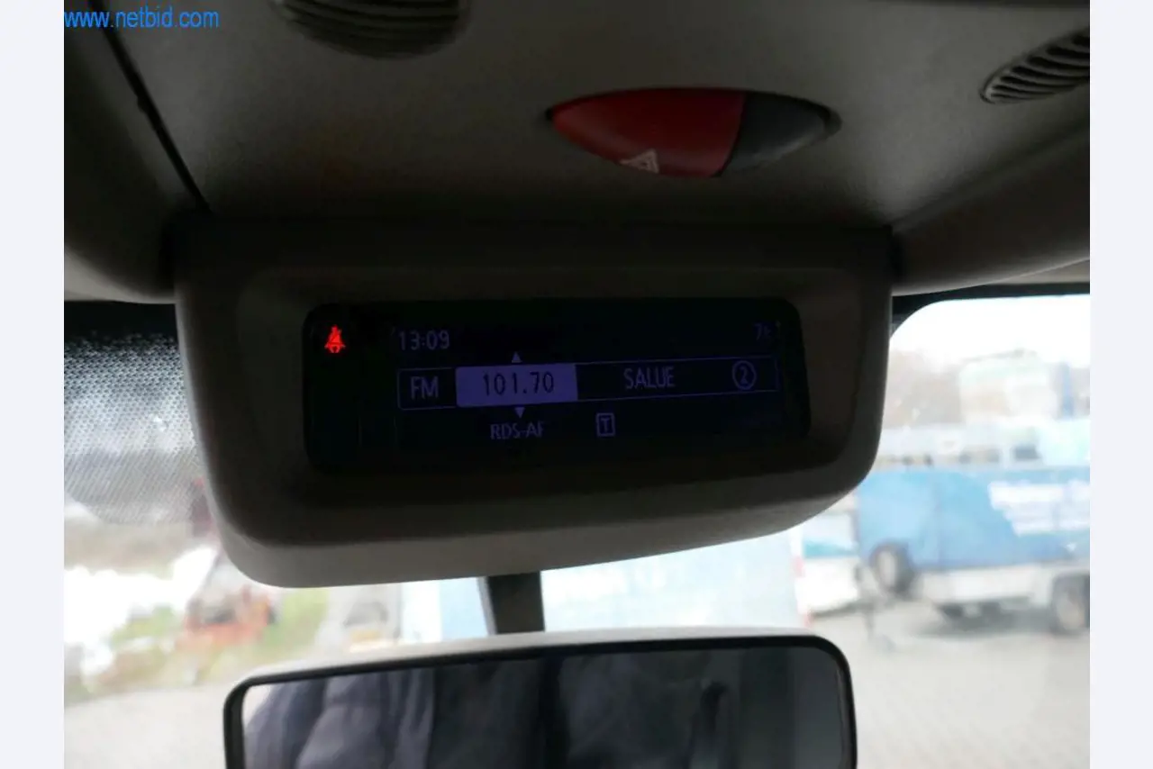 BGA, zásoby, montážní materiál a vozidla z divize střešních krytin.-4