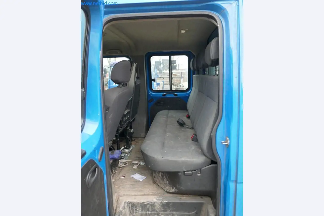 BGA, zásoby, montážní materiál a vozidla z divize střešních krytin.-6
