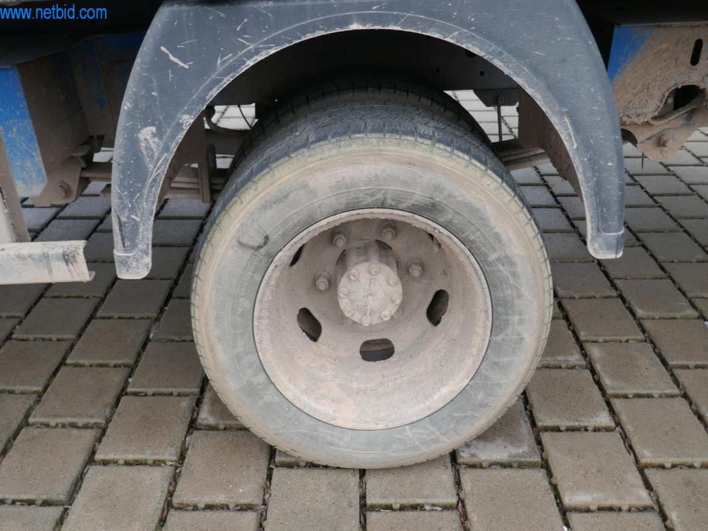 BGA, zásoby, montážní materiál a vozidla z divize střešních krytin.-8