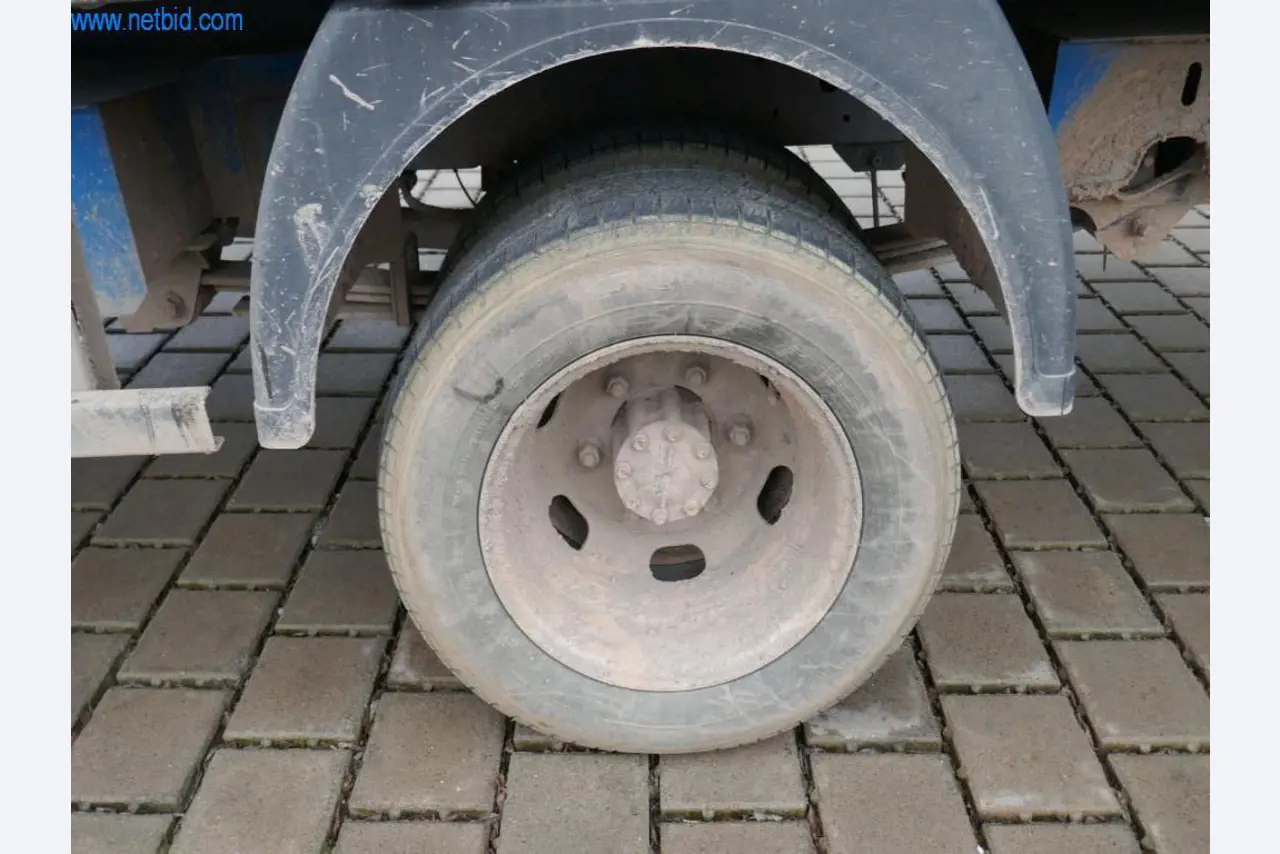 BGA, zásoby, montážní materiál a vozidla z divize střešních krytin.-8