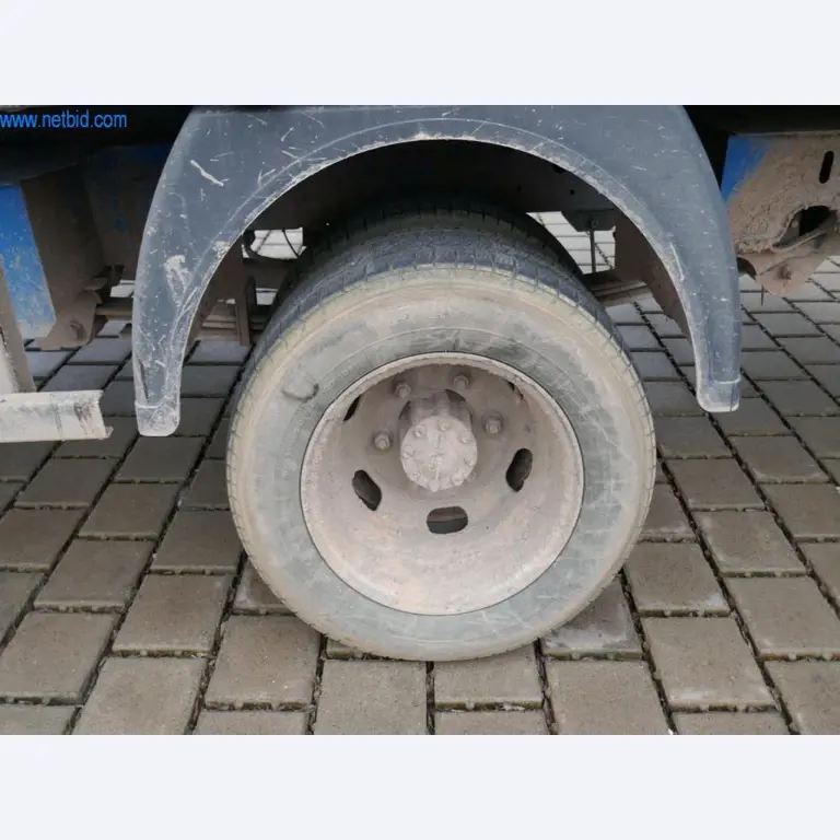 BGA, zásoby, montážní materiál a vozidla z divize střešních krytin.-8