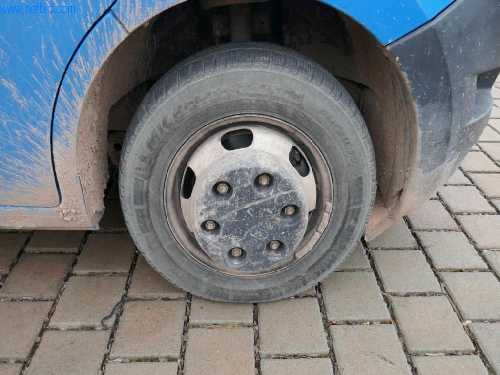 BGA, zásoby, montážní materiál a vozidla z divize střešních krytin.-9