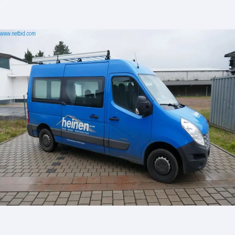 BGA, zásoby, montážní materiál a vozidla z divize střešních krytin.-1