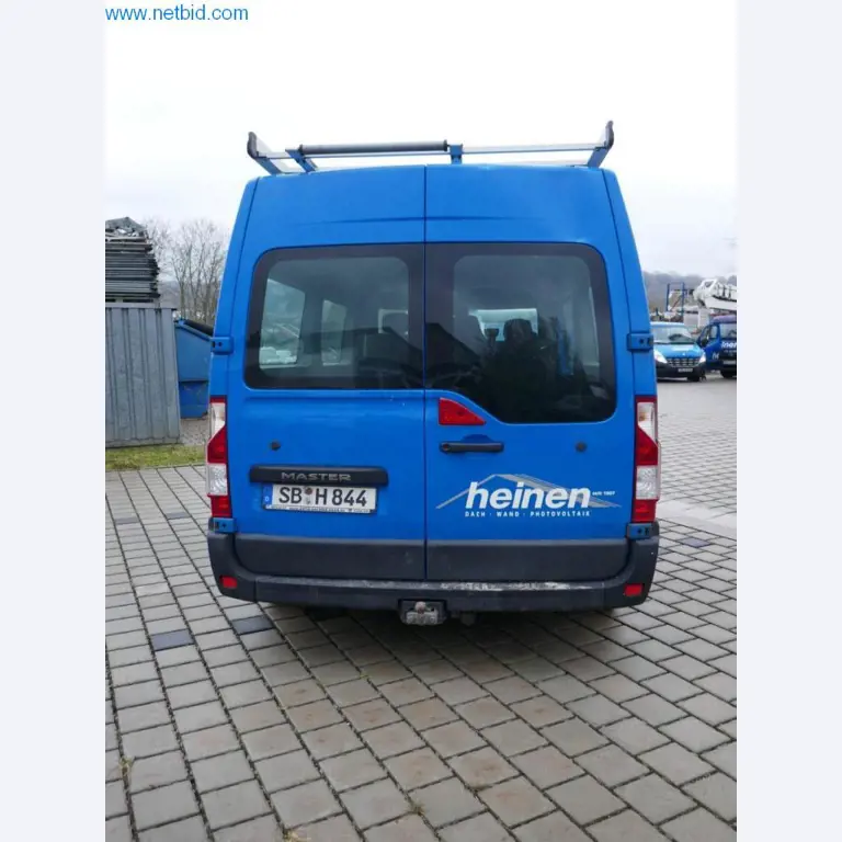 BGA, zásoby, montážní materiál a vozidla z divize střešních krytin.-23