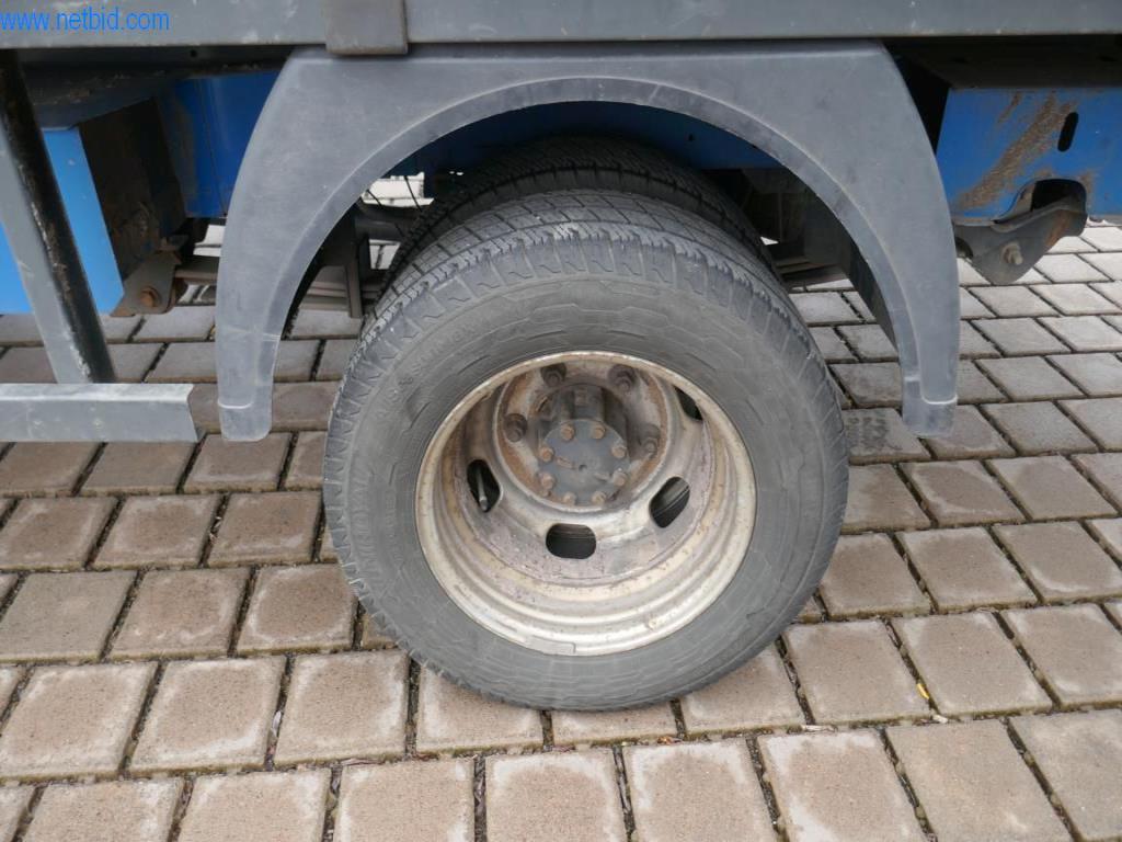 BGA, zásoby, montážní materiál a vozidla z divize střešních krytin.-10