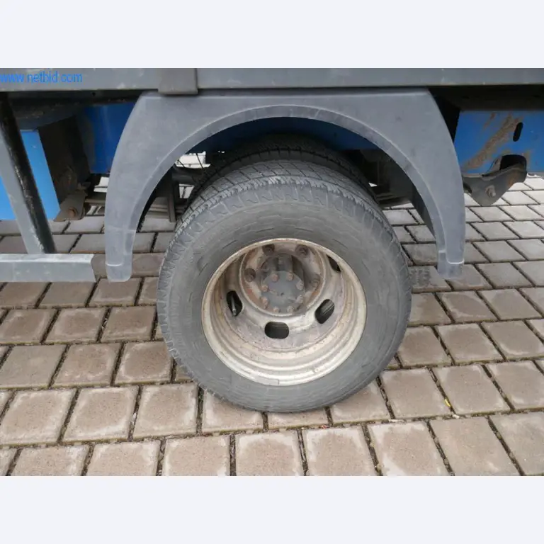 BGA, zásoby, montážní materiál a vozidla z divize střešních krytin.-10