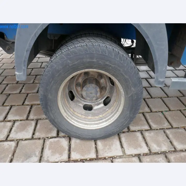 BGA, zásoby, montážní materiál a vozidla z divize střešních krytin.-12