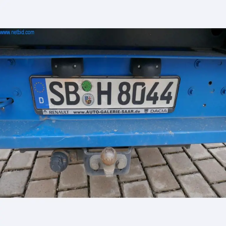 BGA, zásoby, montážní materiál a vozidla z divize střešních krytin.-15