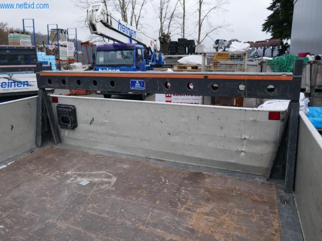 BGA, zásoby, montážní materiál a vozidla z divize střešních krytin.-22