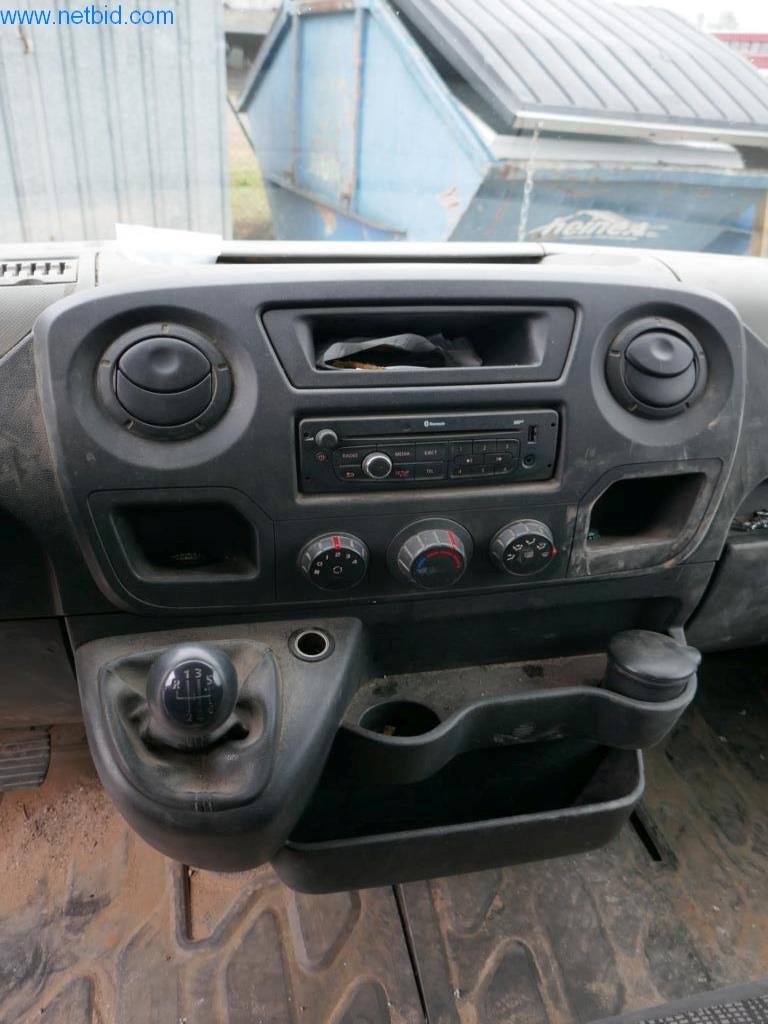 BGA, zásoby, montážní materiál a vozidla z divize střešních krytin.-3