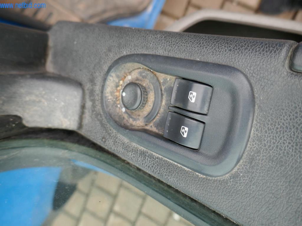 BGA, zásoby, montážní materiál a vozidla z divize střešních krytin.-7