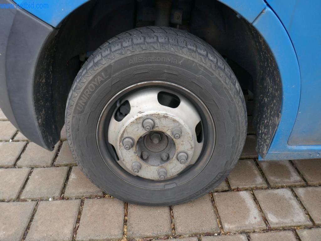 BGA, zásoby, montážní materiál a vozidla z divize střešních krytin.-9