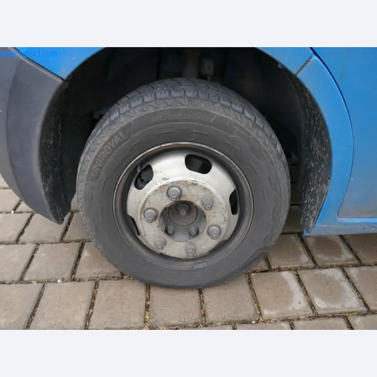 BGA, zásoby, montážní materiál a vozidla z divize střešních krytin.-9