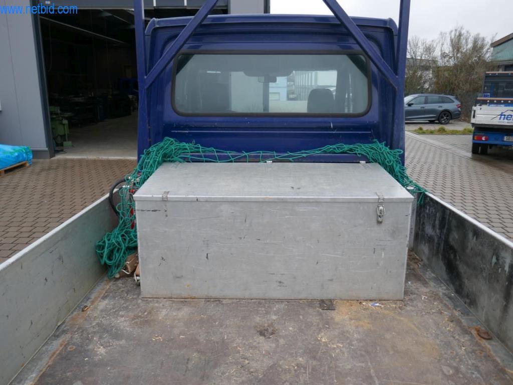 BGA, zásoby, montážní materiál a vozidla z divize střešních krytin.-16