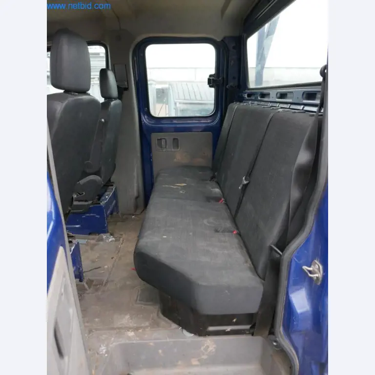 BGA, zásoby, montážní materiál a vozidla z divize střešních krytin.-5
