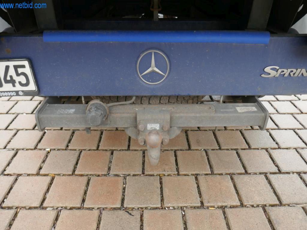 BGA, zásoby, montážní materiál a vozidla z divize střešních krytin.-8