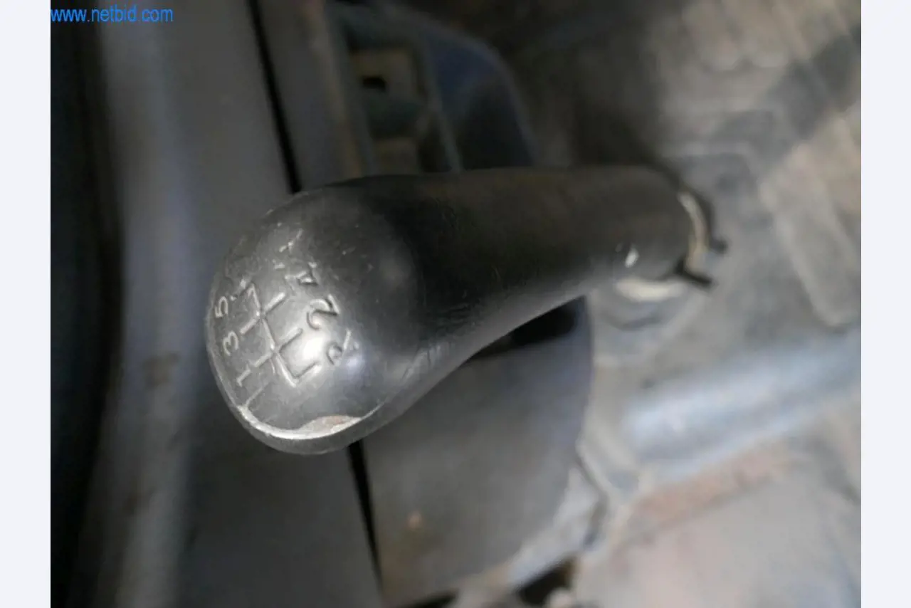 BGA, zásoby, montážní materiál a vozidla z divize střešních krytin.-10