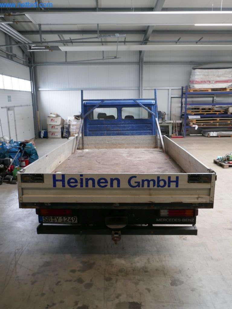 BGA, zásoby, montážní materiál a vozidla z divize střešních krytin.-11