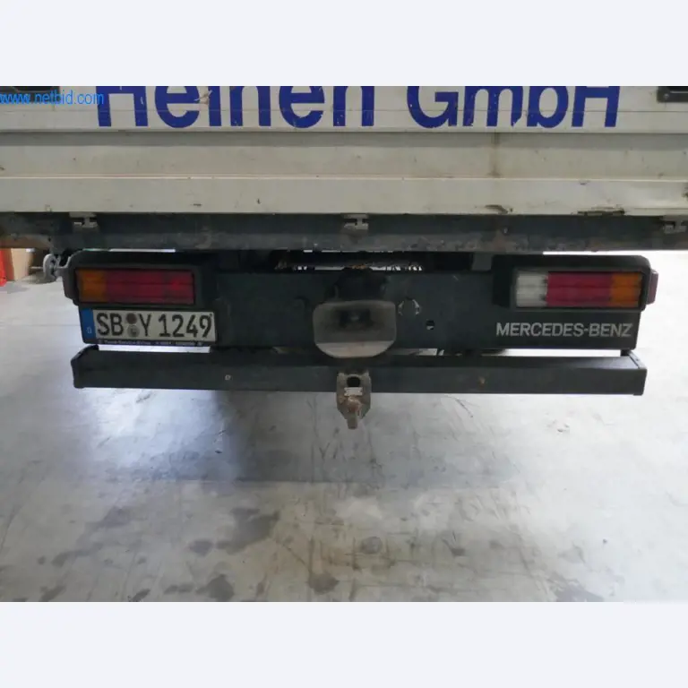 BGA, zásoby, montážní materiál a vozidla z divize střešních krytin.-5