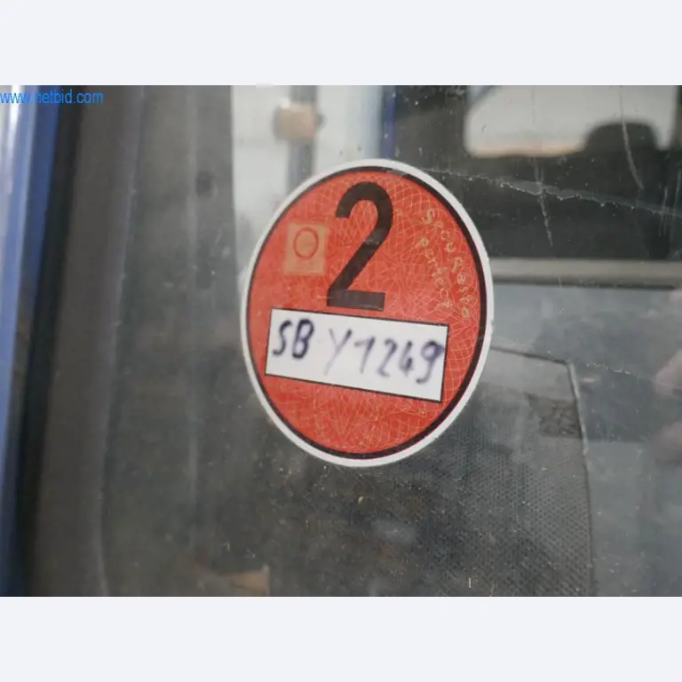 BGA, zásoby, montážní materiál a vozidla z divize střešních krytin.-8