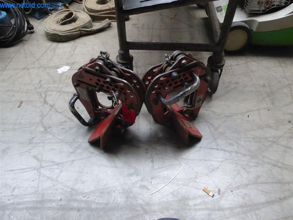 BGA, zapasy, materiały montażowe i pojazdy z działu pokryć dachowych-2