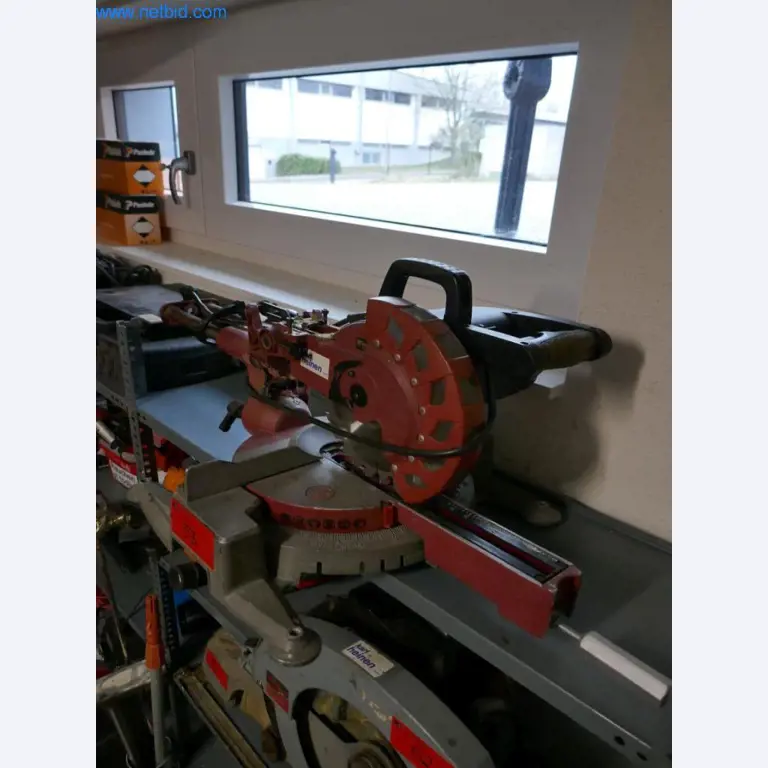 BGA, zapasy, materiały montażowe i pojazdy z działu pokryć dachowych-1