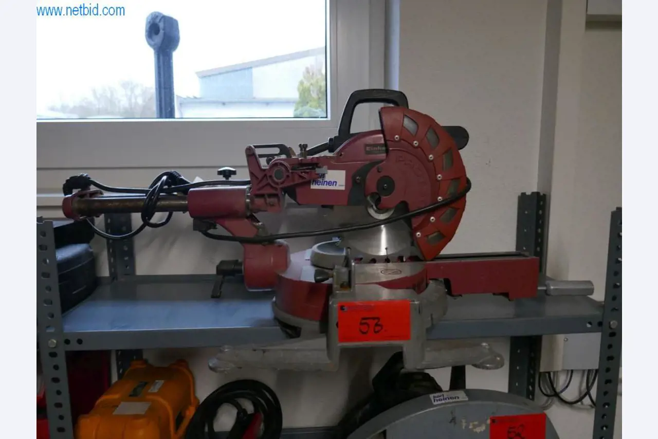 BGA, zapasy, materiały montażowe i pojazdy z działu pokryć dachowych-2