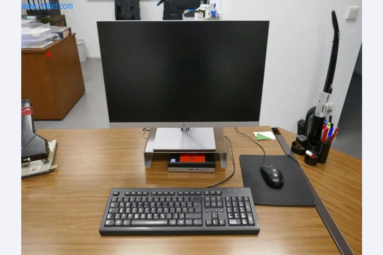 Operating and office equipment, inventories, assembly material and vehicles from the roofing sector-3