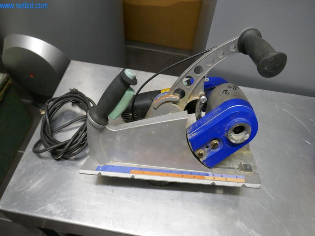 BGA, Warenvorräte, Montagematerial und Fahrzeuge aus dem Bereich Dachdeckerei-1