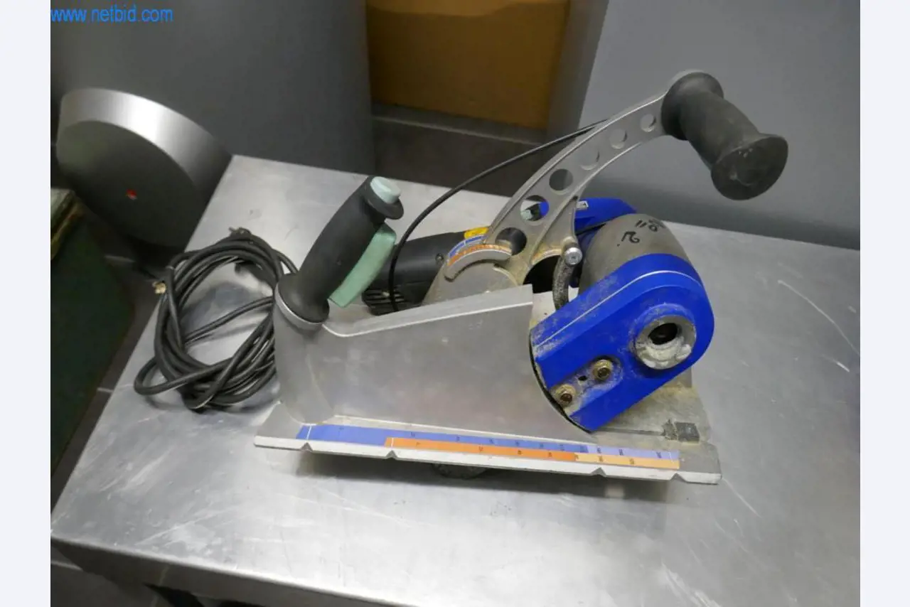 BGA, Warenvorräte, Montagematerial und Fahrzeuge aus dem Bereich Dachdeckerei-1