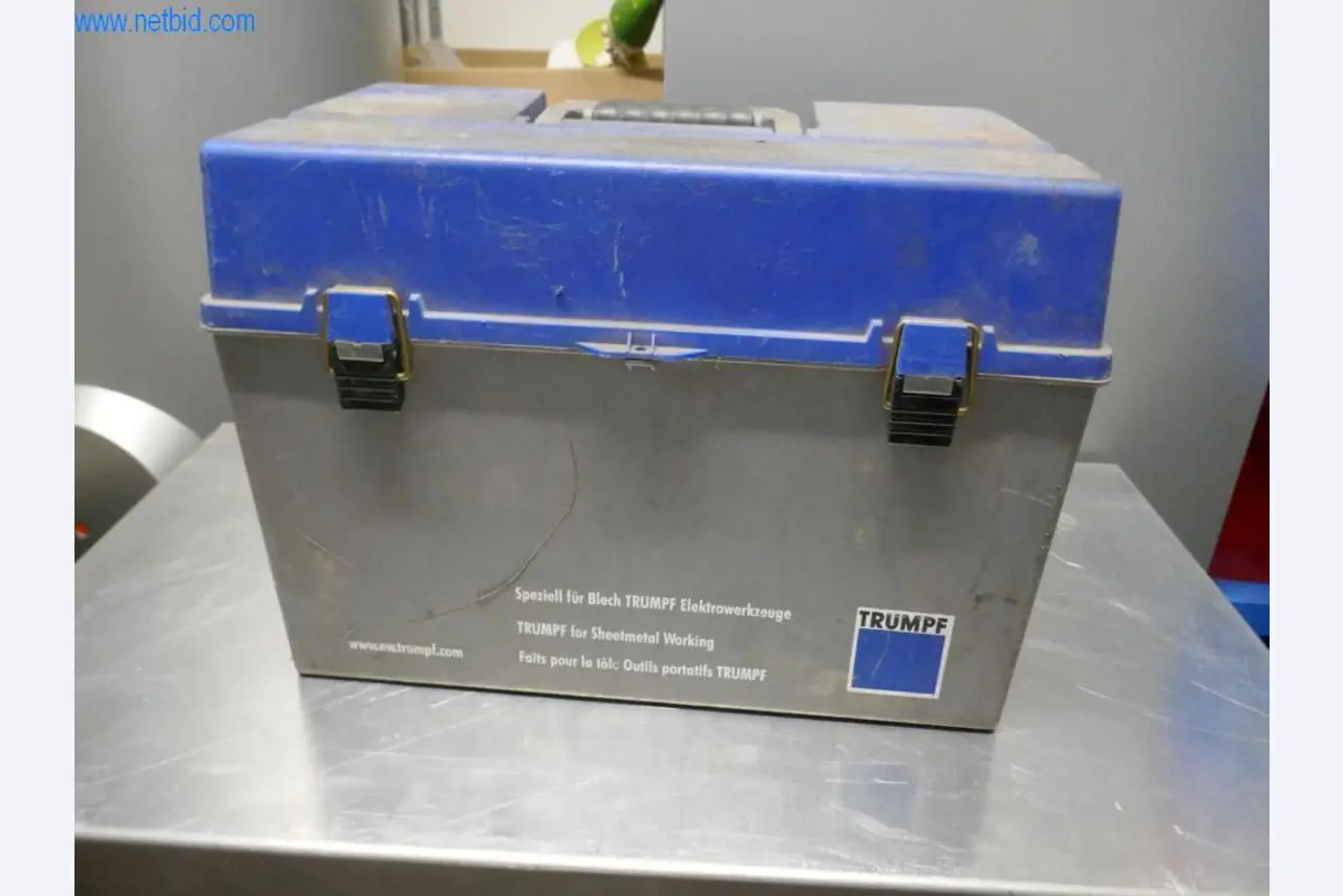 BGA, Warenvorräte, Montagematerial und Fahrzeuge aus dem Bereich Dachdeckerei-4